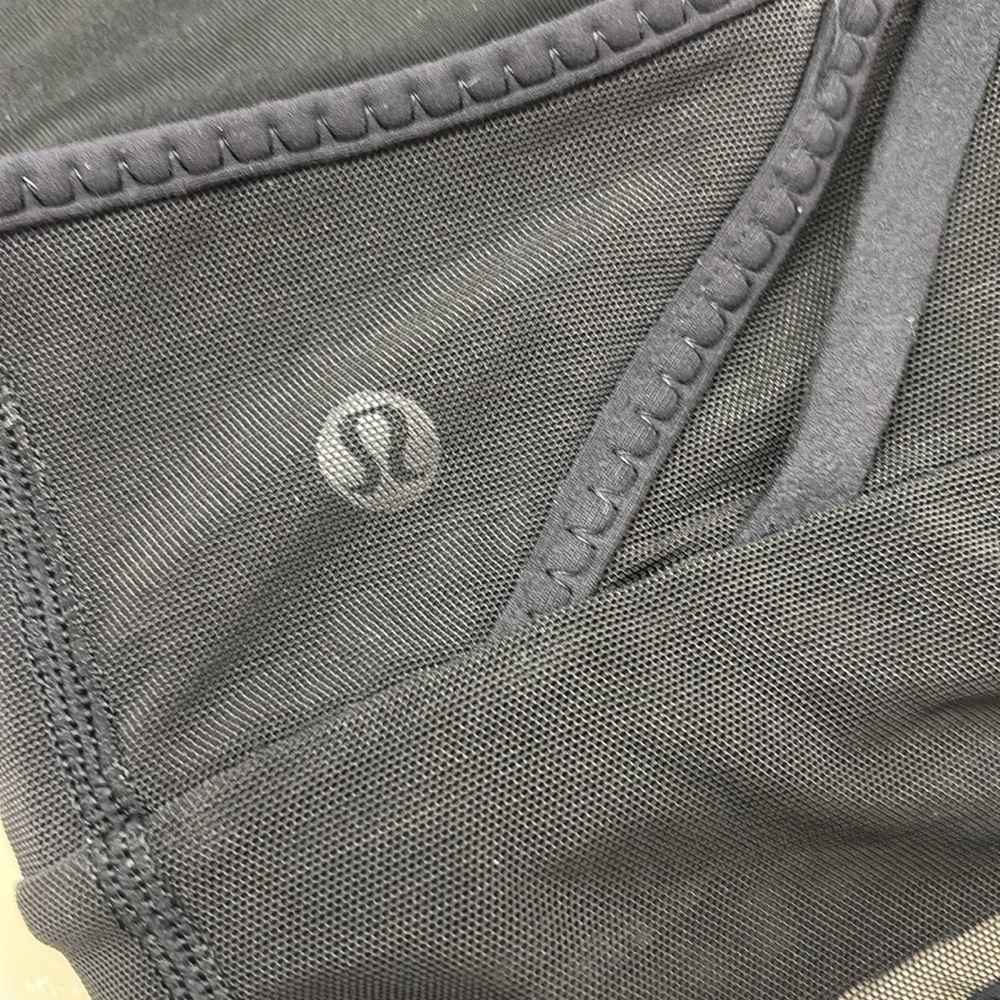 Lululemon sports bra